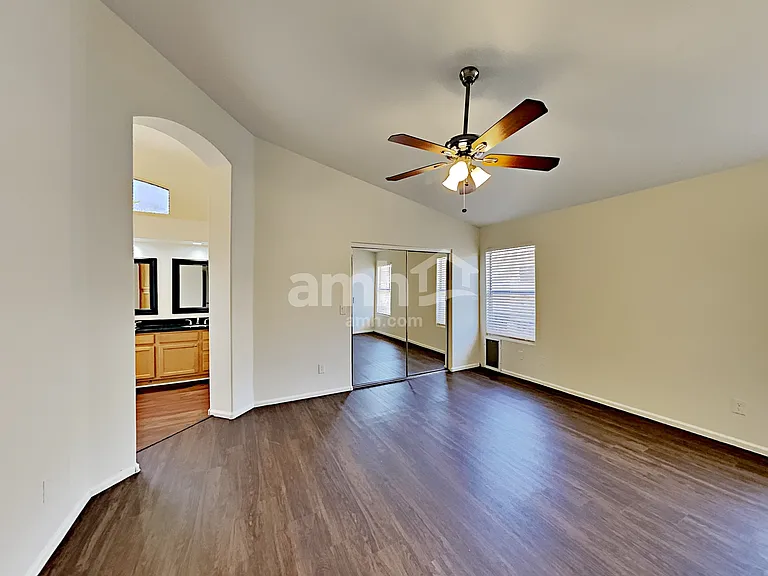 10262 W Patrick Ln — Photo 15