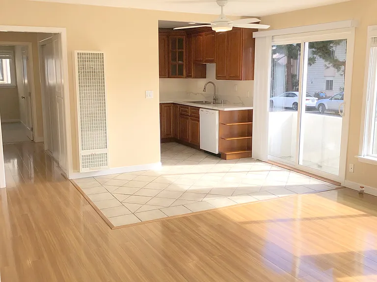 419 Avenue G — Photo 5
