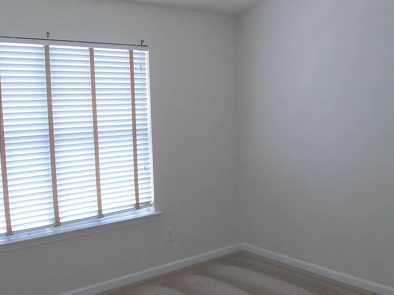 2840 Barrymore St #105 — Photo 16