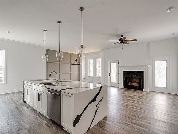 5th image of 2504 Lake Dweller Ln
