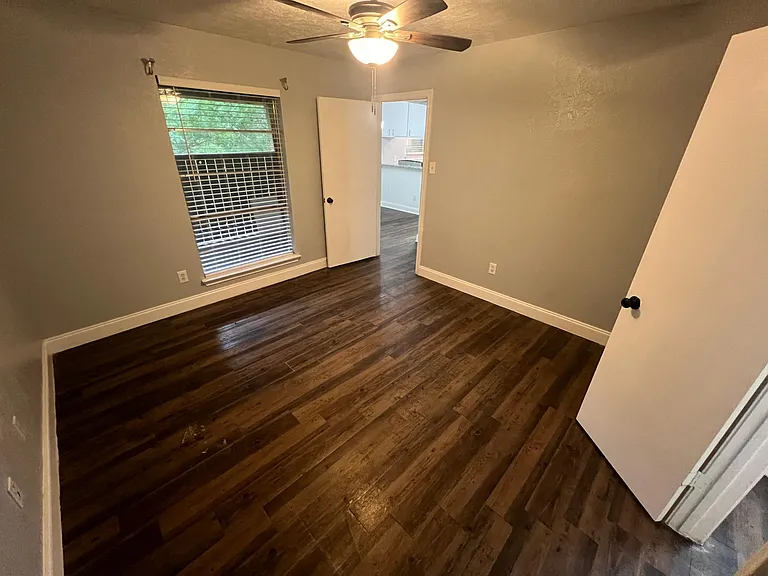 Hampton Gardens Apartment — Photo 44
