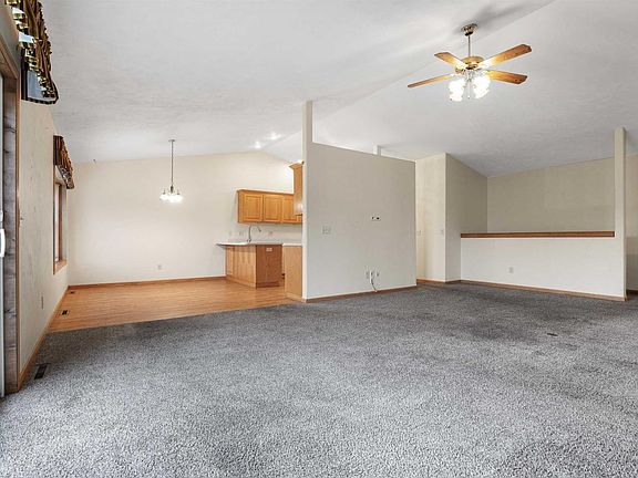 5th image of 1008 E Mill Pond Cir #1