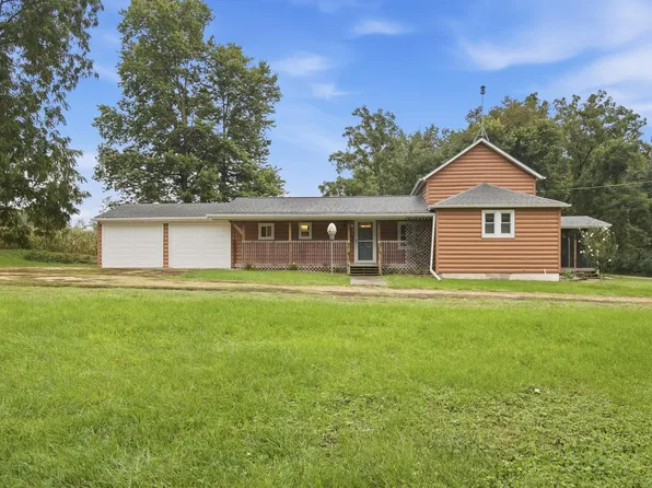 1205 S Browns Mill Rd, Freeport, IL 61032