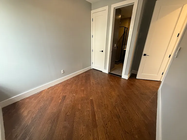 35 Claver Pl #4K — Photo 12
