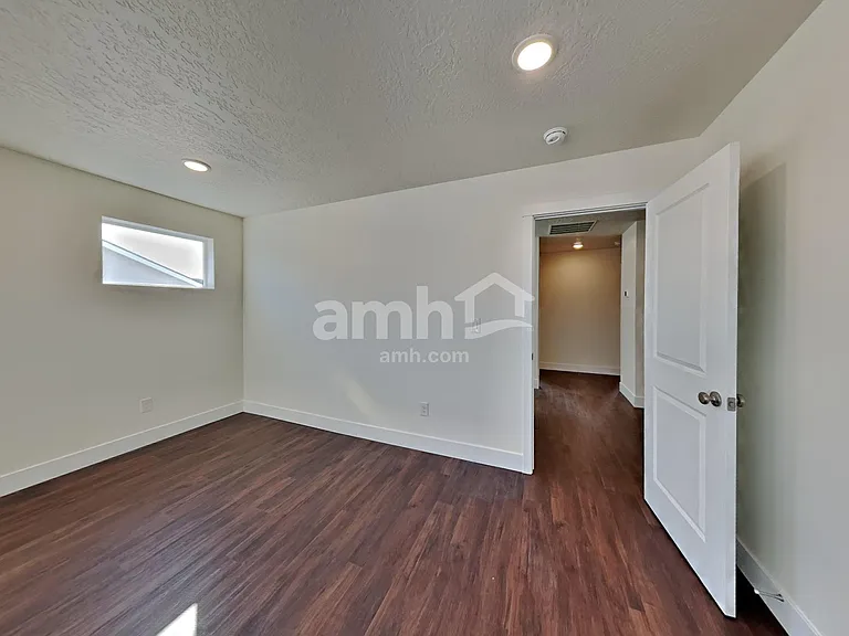 3087 N Vigo Ave — Photo 8