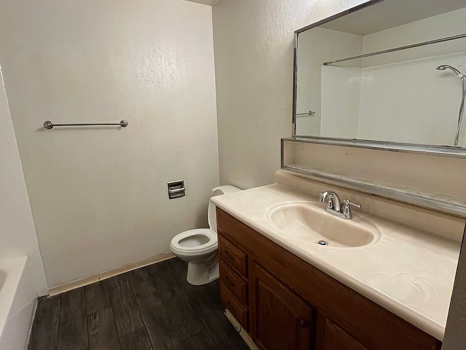 2nd image of 409 N 6th St #D