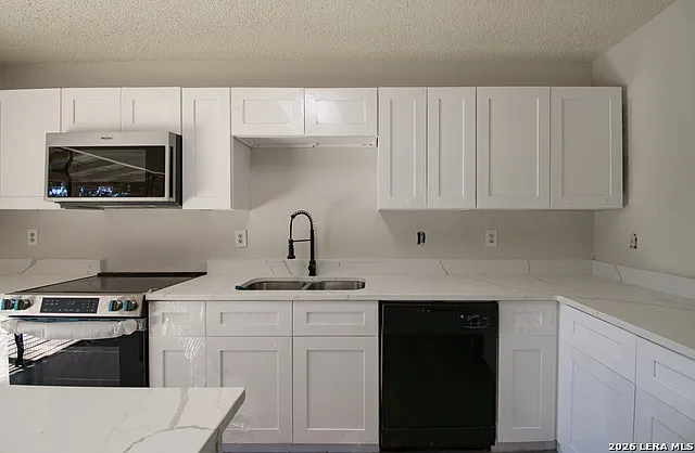 8166 Cheryl Meadow Dr — Photo 11