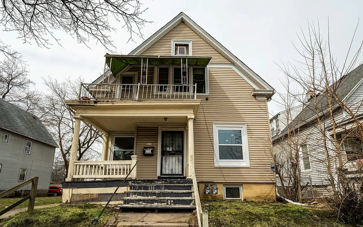 Photo 2 of 24 - 2955 N 17th St #A - Milwaukee, WI Building Photo - 2955 N 17th St #A