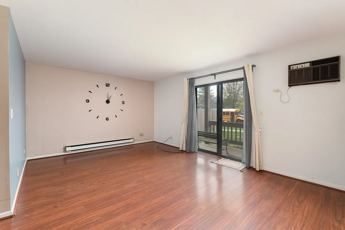 Building Photo - 425 Berkshire Dr #16
