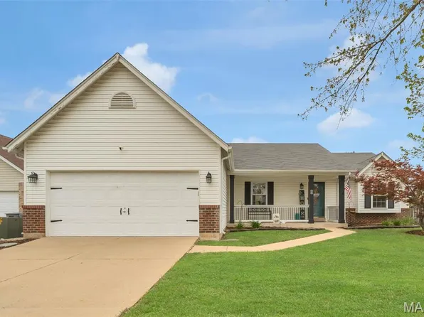 26 Winding Trails Cir, O'Fallon, MO 63366