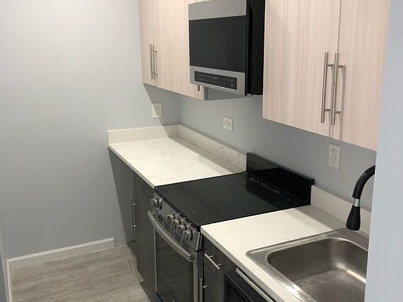 4th image of 165 Stockholm St #3R
