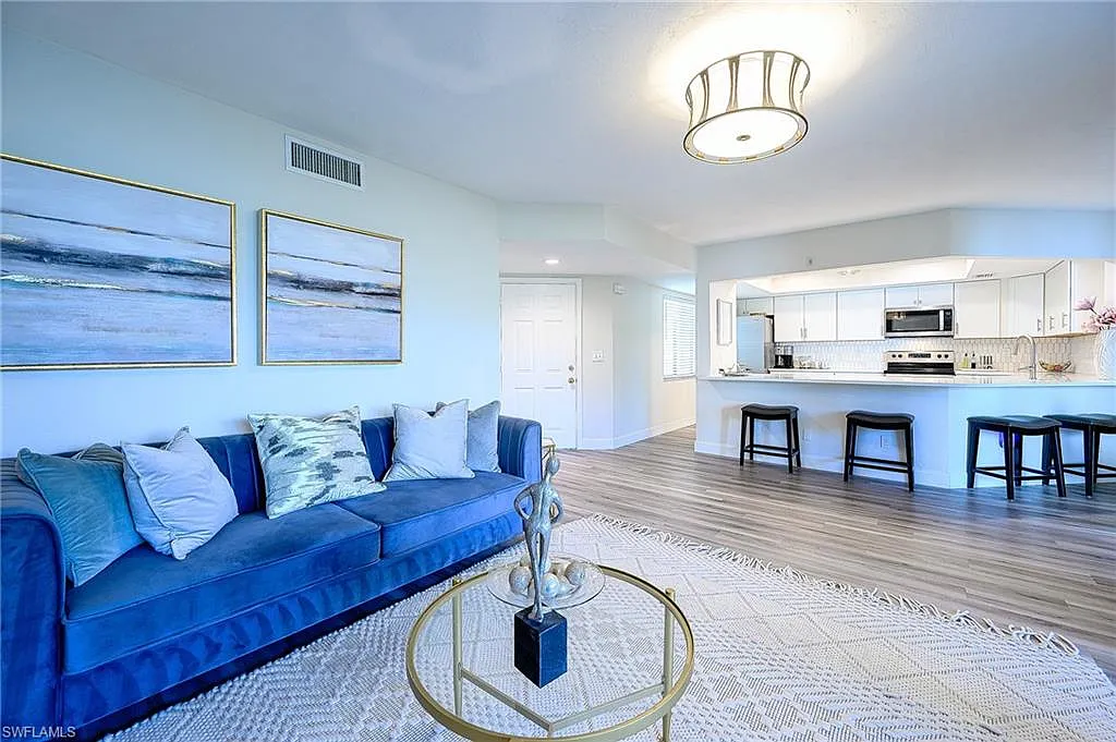 2 bed, 2.0 bath, 1350 sqft, $7,800 — Photo 2