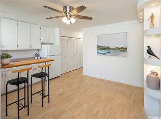 1036 Green St APT 205, Honolulu, HI 96822