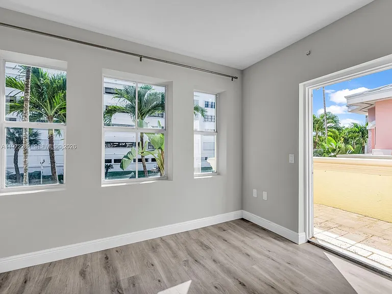 2051 SE 3rd St #Townhouse 11 — Photo 37