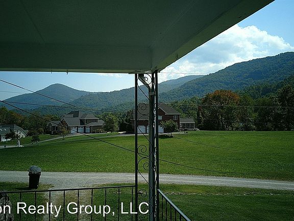 3rd image of 7632 Berganblick Ln