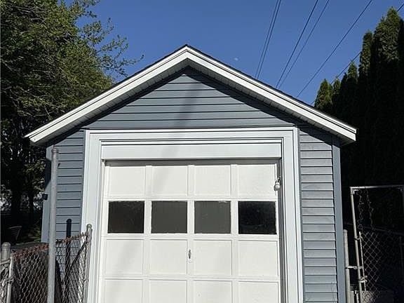 3rd image of 74 Outlook Ave