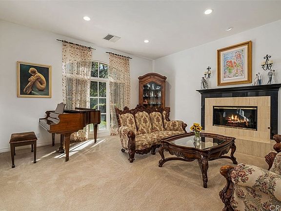 4th image of 24983 Lorena Dr