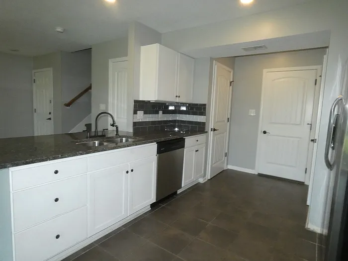 3 bed, 2.5 bath, 1394 sqft, $1,695 — Photo 4
