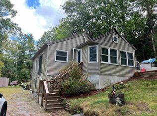 59 E Shore Dr, Weare, NH 03281