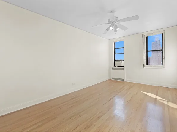 98-120 Queens Boulevard image 8 of 11