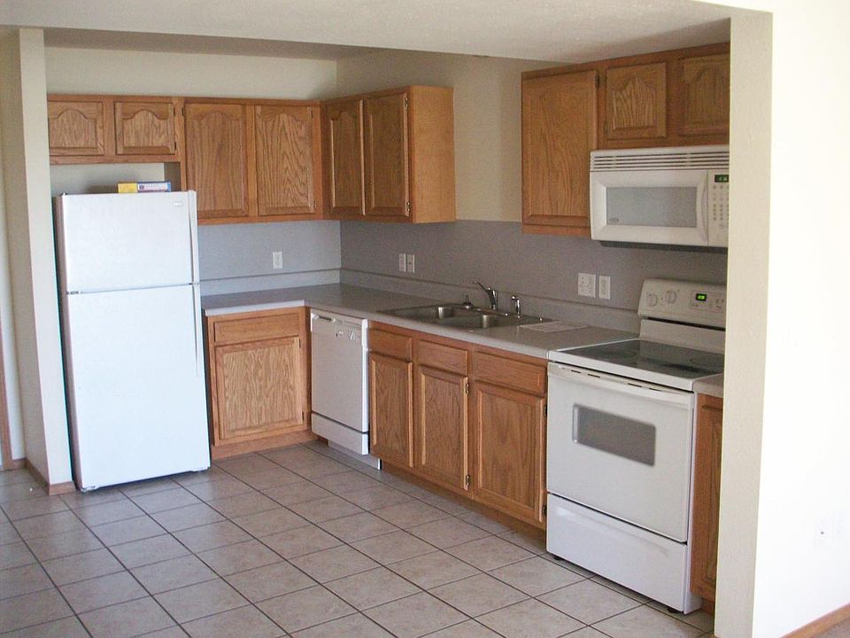 2nd image of 424 Carol Ln
