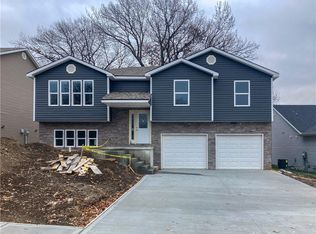 2707 Coop Dr, Saint Joseph, MO 64506
