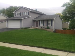 335 Oakmont Dr, Bartlett, IL