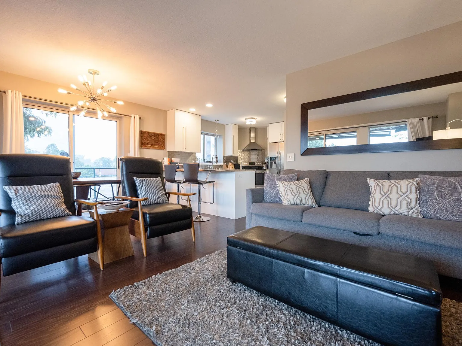 2 bed, 1.5 bath, 1230 sqft, $1,800 — Photo 2