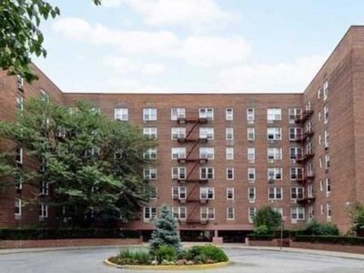 66-01 Burns St, Rego Park, NY, 11374