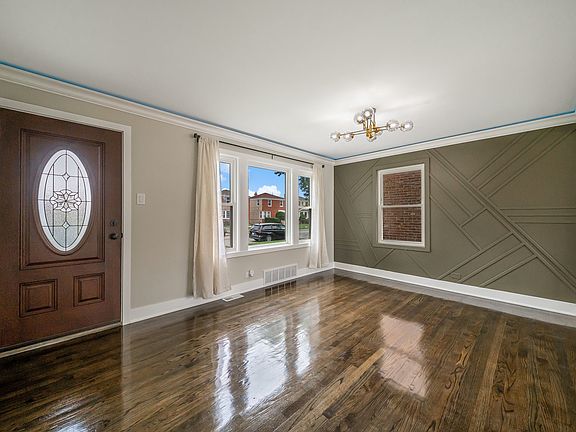 2nd image of 5229 S Avers Ave