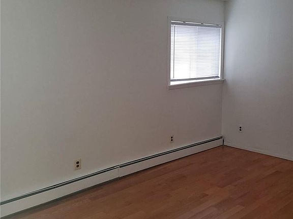 2nd image of 275 Brook St #1