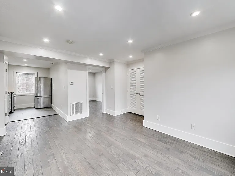 5031 H St SE #4 — Photo 9