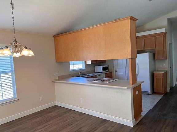 2nd image of 3275 Emerson Ln