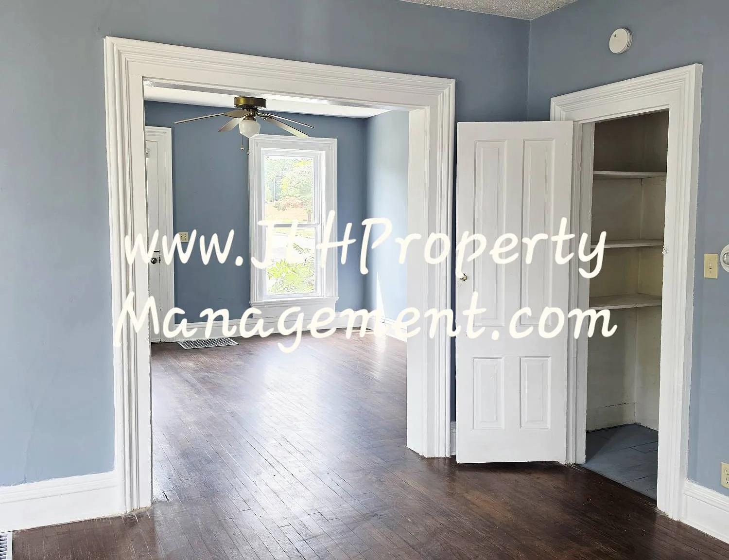 503 S. Locust Ave — Photo 4