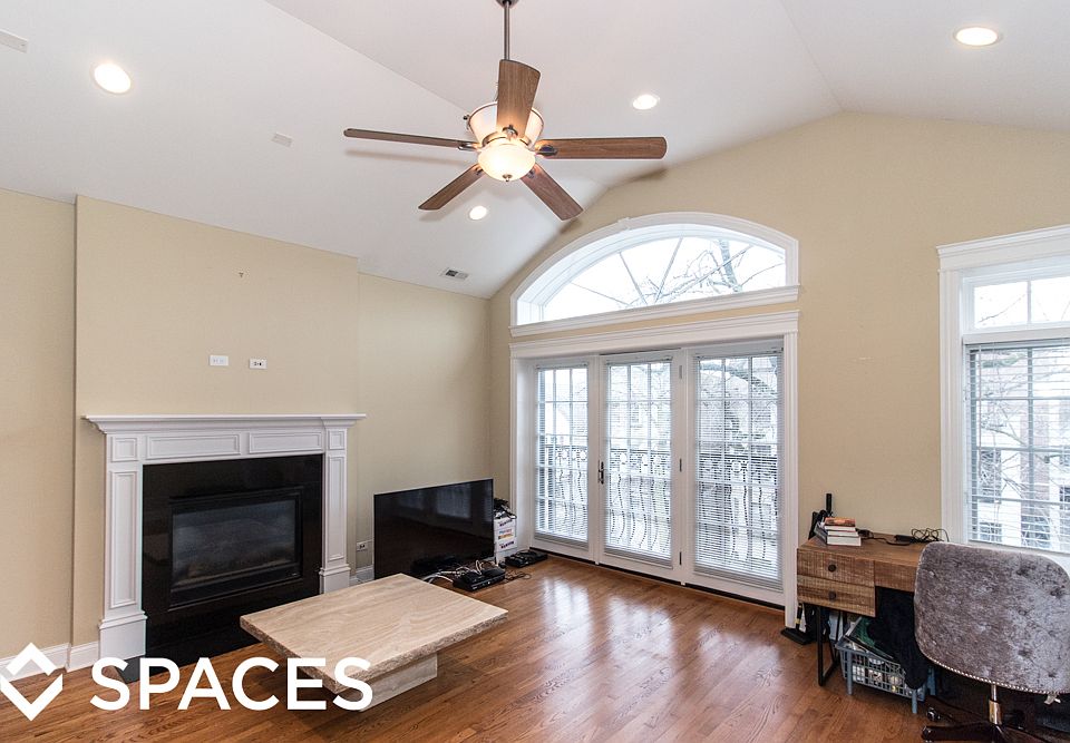 1st image of 3227 N Clifton Ave #3