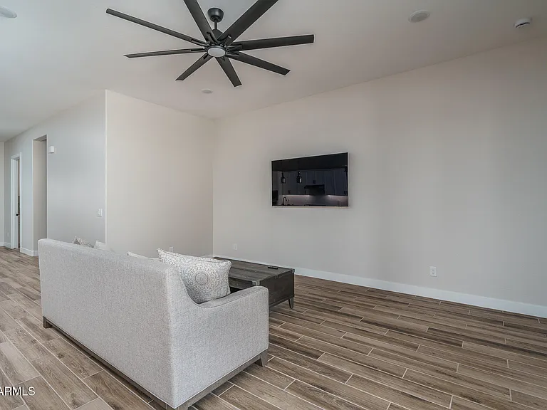 5888 N 206th Ln — Photo 10