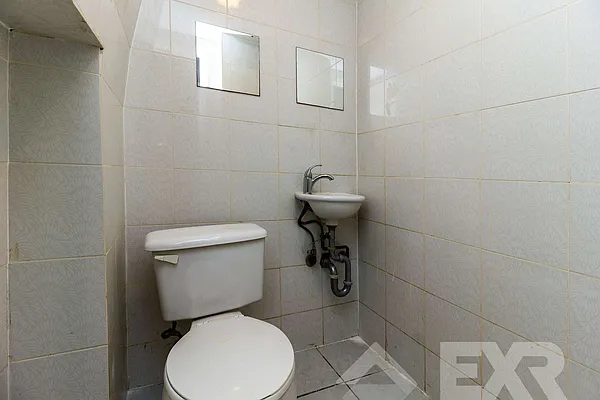 Rented by EXR | media 18