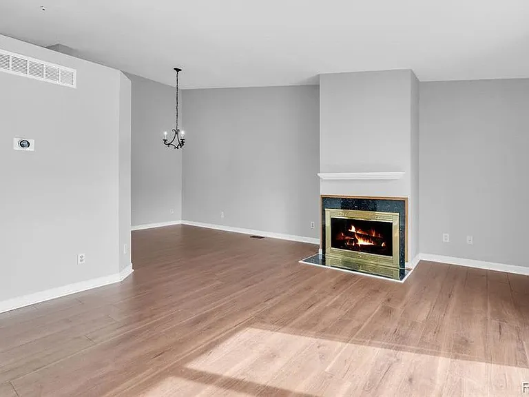 1921 Vine Way Dr #35 — Photo 5