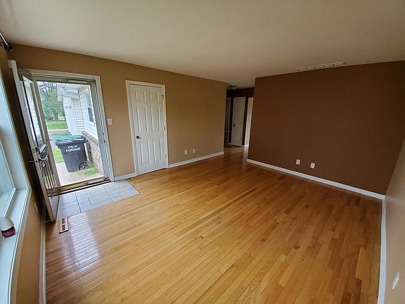 3rd image of 5314 Plaza Ave #5316