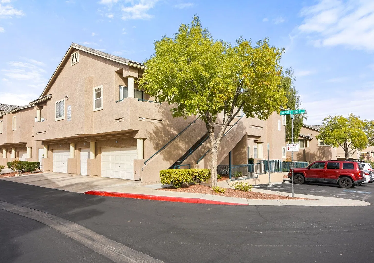 2 Bedroom Condo in Summerlin, Las Vegas — Photo 1