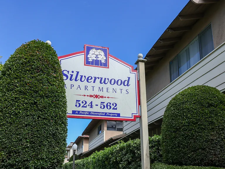 Silverwood Apartments (538,550,562) — Photo 11