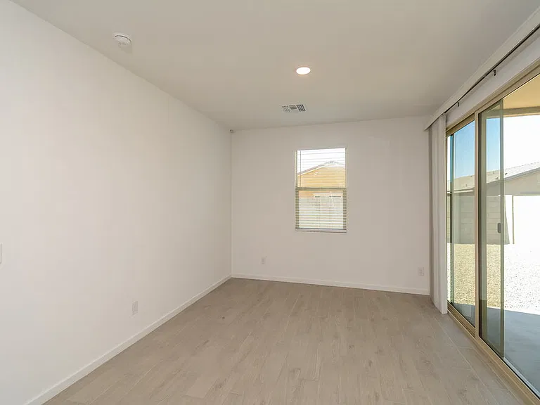 12641 W Daley Ln — Photo 5