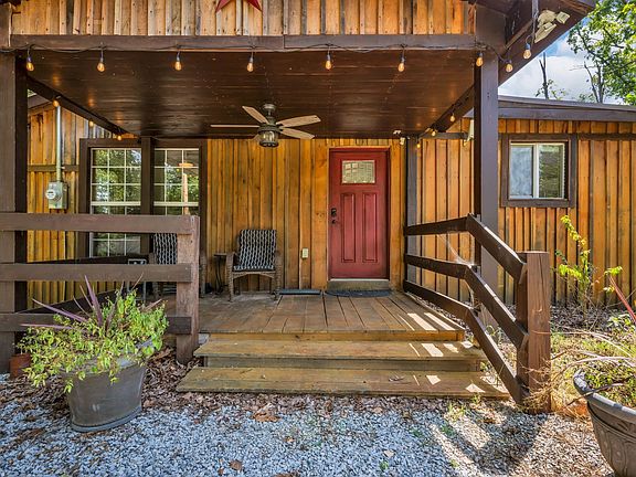 2nd image of 550 Tooley Trail Ln