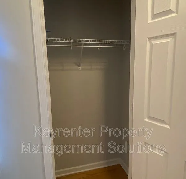 819 Geoffery St — Photo 13