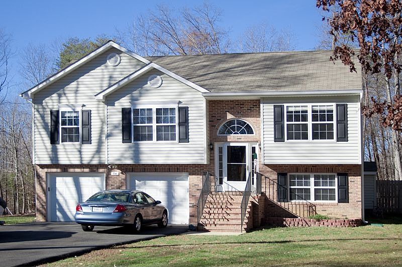 1st image of 34 Breezy Hill Dr