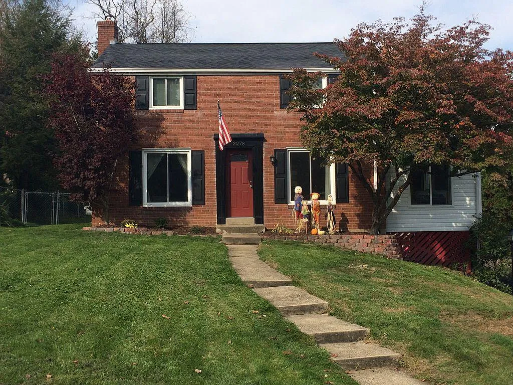 2278 Lambeth Dr photo 1