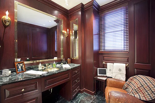 Sold by Stribling | media 22