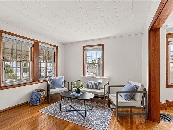 3rd image of 22-24 Leonard Rd