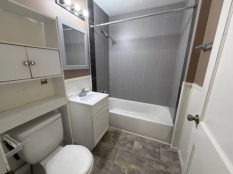 324 S McComas St — Photo 10
