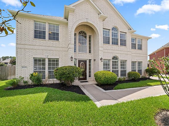 2nd image of 15319 Leila Bend Dr